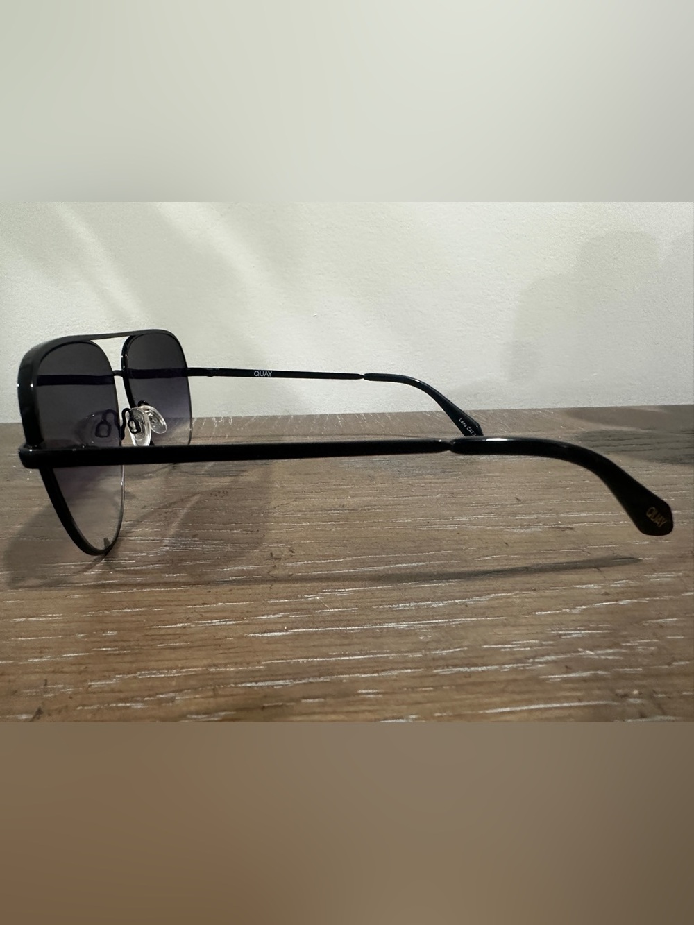 Quay Aviator Sunglasses High Key 126 Black Metal Frame Gradient purple to clear - Picture 2 of 5